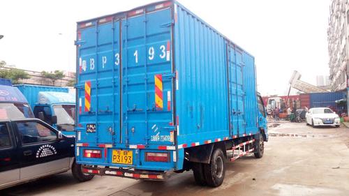 江淮 威铃 江淮 威铃中卡 130马力 4x2 厢式载货车(hfc5121xxyk1r1t)