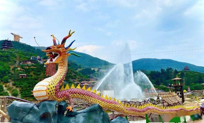 丰顺大宝山泰式泡泡泼水节非遗传承打铁花风火轮云顶玻璃天台一天游