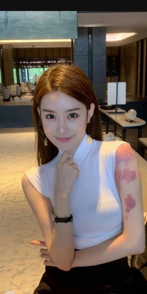 网红花珊珊疑似王岳伦新女友曾被香港豪门庄浩龙表白