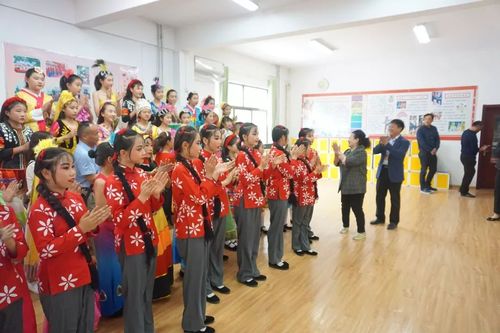 同舟共济谋发展携手并进迎新篇湖南湘西龙山学校到济南市育贤第四小学