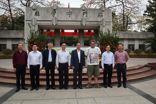佛山市政协副主席郑灿儒到石门中学考察调研