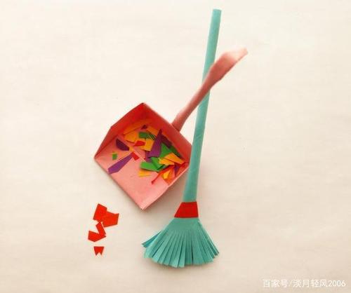 幼儿园手工,用卡纸做一个扫地的微型小扫帚,有教程
