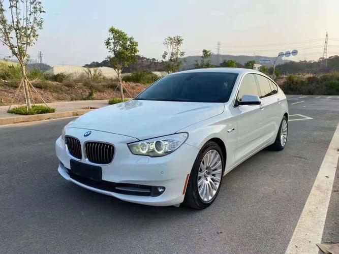 15年宝马gt535售价17.5万,被定义为具有高性能和豪华配置的车型