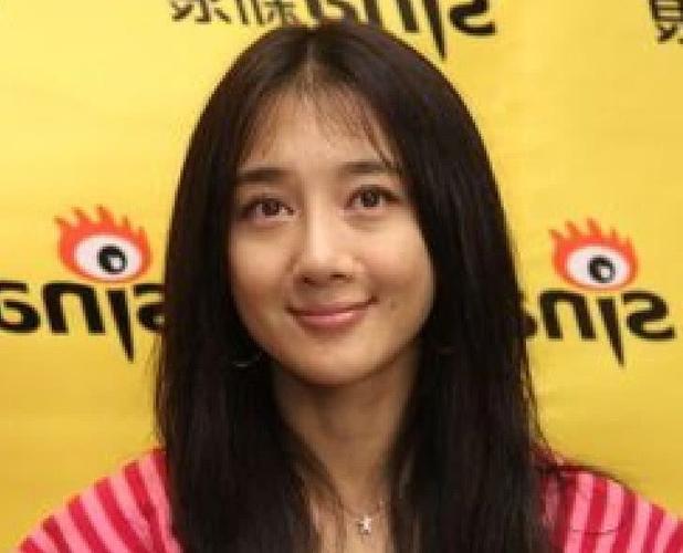 35岁李依晓近照,曾被叶璇的狗咬伤,接近"毁容"