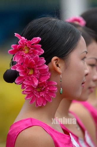 民俗:美丽的傣族少女头饰