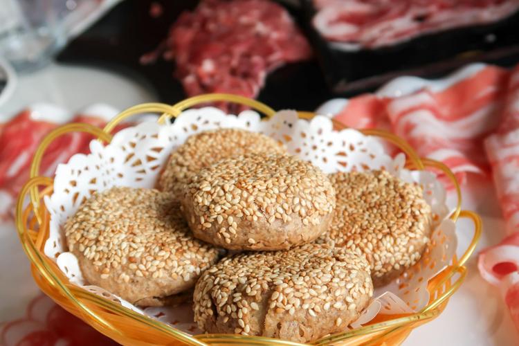 一人一锅涮羊肉,麻酱饼味道清奇