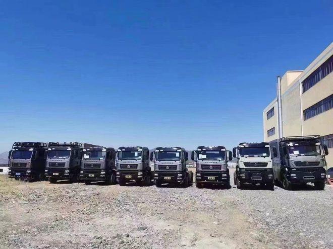 中国重汽汕德卡房车越野让人满心欢喜