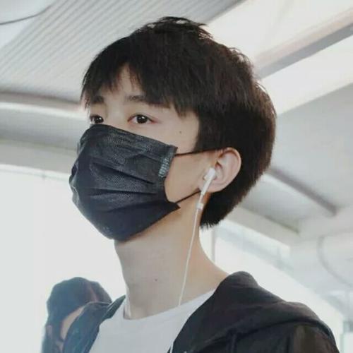 周翊然