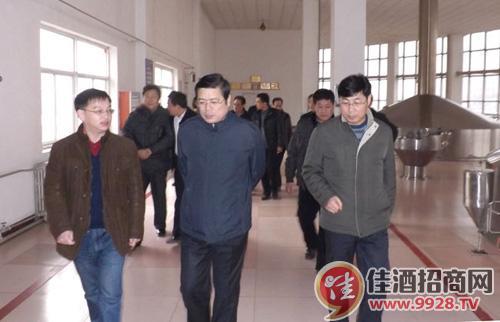     2014年1月23日,滦县县委副书记,县长张会春,县委