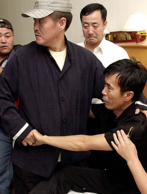 当年,高秀敏不顾一切爱上何庆魁,宁愿不结婚也要和他在一起过日子,却