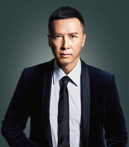 甄子丹的早年有什么经历?