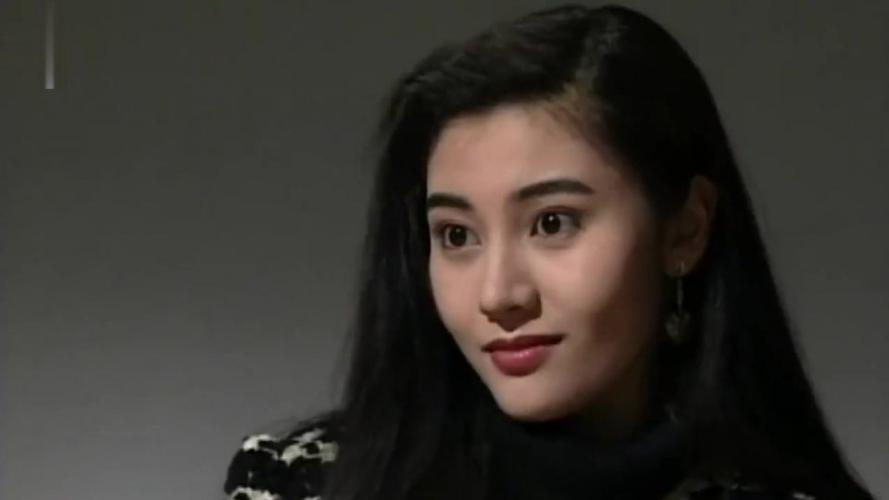 李嘉欣年轻时颜系群像不愧是当年的港姐冠军一举一动让人着迷