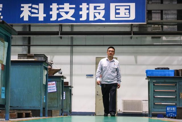 车工大王孙刚攻关就是翻越一座又一座高山