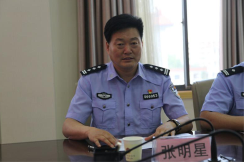 河南:商丘市公安局交警支队召开"一盔一带"安全守护行动新闻通气会