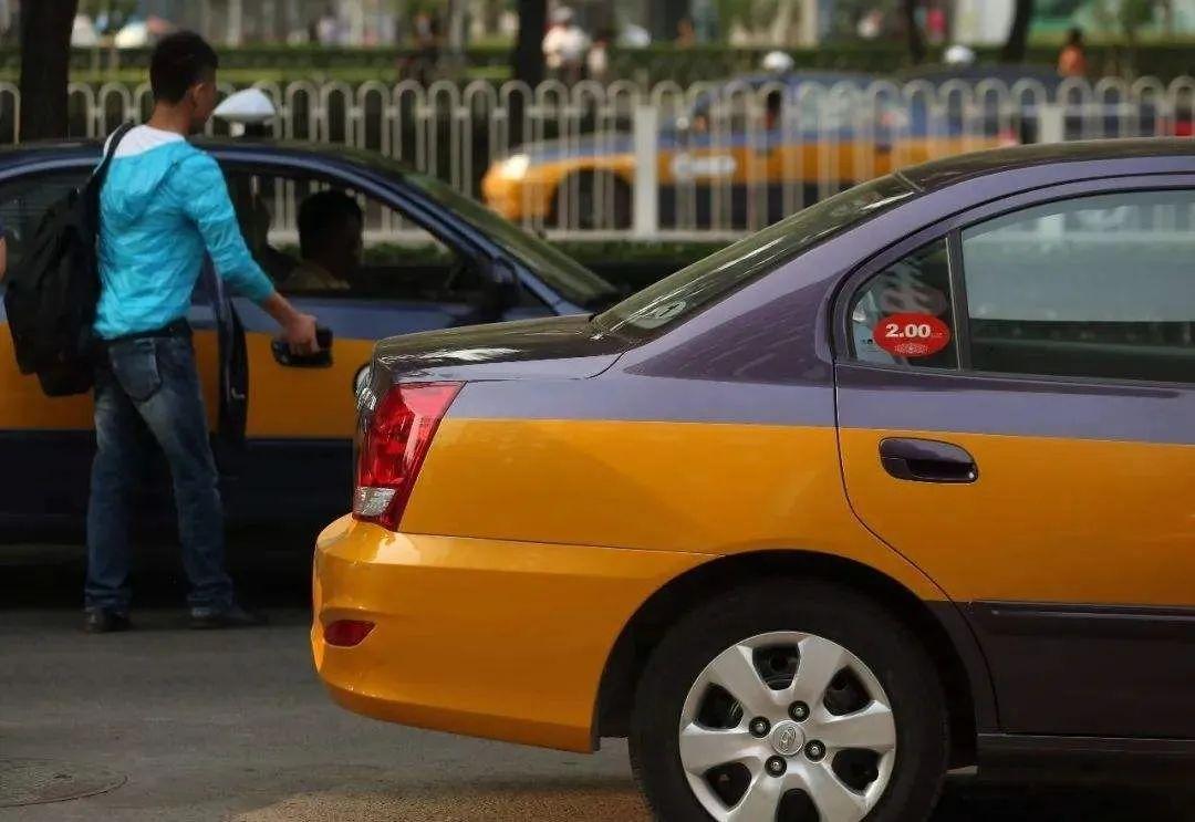 伊兰特出租车曾经是北京马路上的风景线所以说时隔多年,北京现代重启