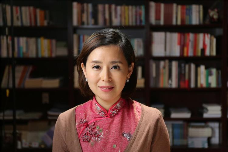 (付琳演绎青年时代盛静霞)演绎青年蒋礼鸿的主播郝艺然说:盛先生在