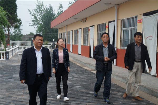 其它 正文 随后,高世龙书记,王理镇长,南副书记,问晓娟主席等一同查看