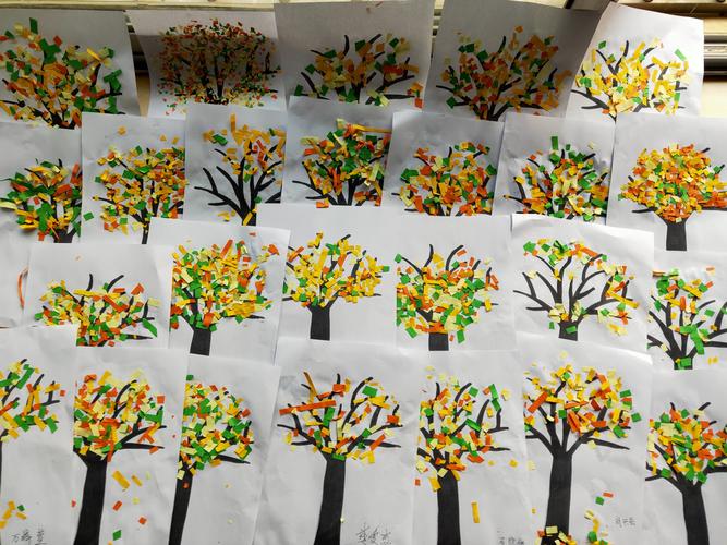 中一班 粘贴画——《秋天的大树》