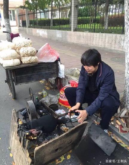 摆地摊炸爆米花