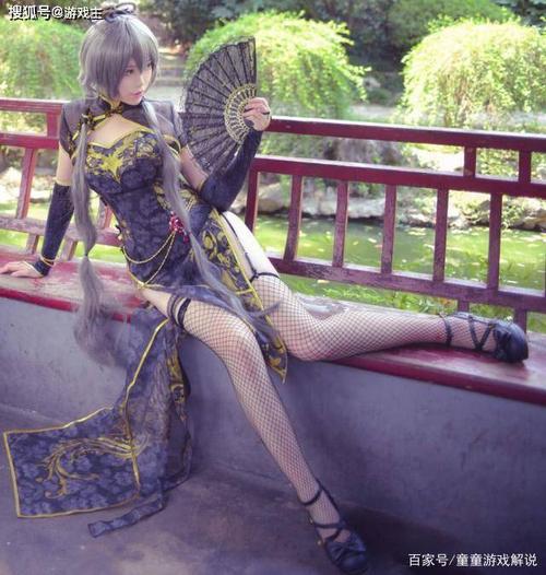 著名coser洛天依,搭配的金丝雀旗袍,靠一双腿美出新高度