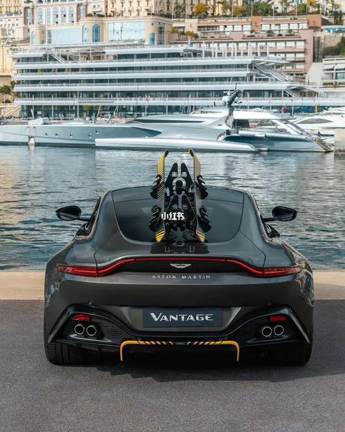 阿斯顿·马丁 vantage 007 edition