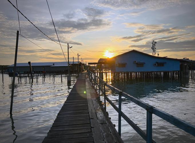 吉胆岛:海洋的秘密与情绪的稳定剂 马来西亚的吉胆岛,一个