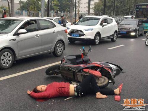 (第10页),电动车摔倒简笔画图片大全,内容有杭州女子骑电动车摔倒不