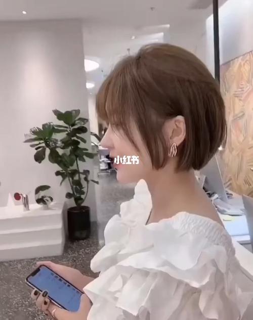 短发造型短发被封信已久的短发,女生气质_短发_发型_发色_刘海_烫发