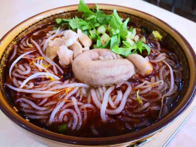 冒节子肥肠粉(晨辉东路店)-"味道肥肠普通 很呛 锅盔和肥肠粉是两家还