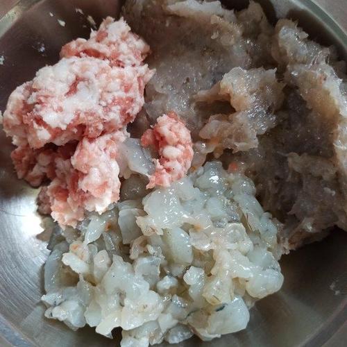 虾饺,q弹的外皮,鲜香的内馅,吃一口就爱上了