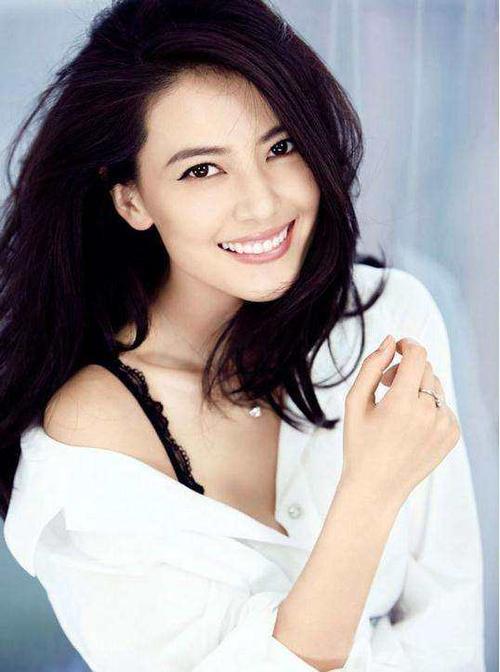 "她"因清嘴含片广告为大家所熟知,人们一度称她为"清嘴女孩"