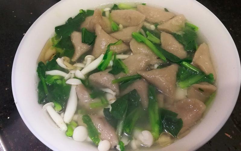 农村姑娘自制舌尖上的美食,用芋艿做皮包饺子,你吃过吗?
