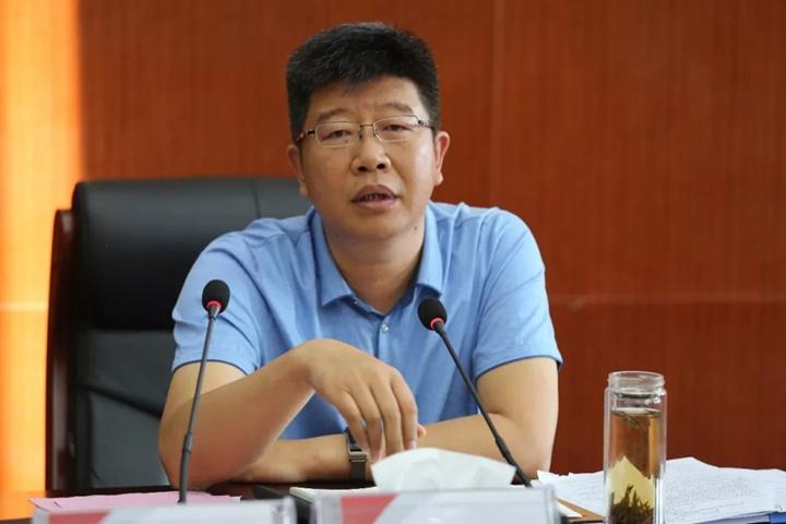 西铭矿召开七月份安全办公会