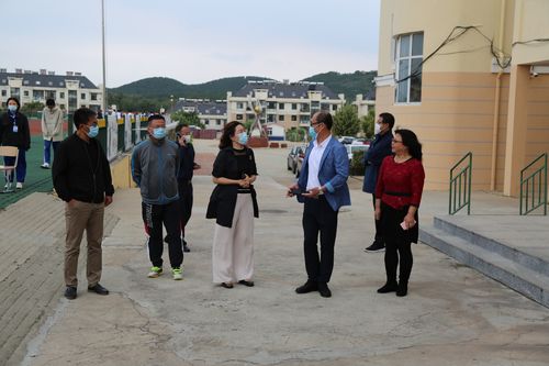 旅顺口区第三高级中学调研指导"十一"小长假安全准备和校园疫情防控