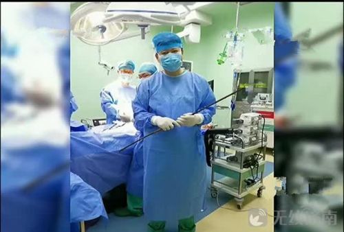 两条钢筋插入济南女子腹腔 医生扒开肚子露出全部器官