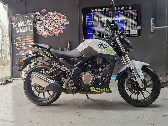 贝纳利 小黄龙 tnt 25