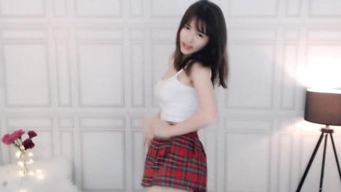 18岁主播网红"小辣椒",只因一首"社会摇",光荣判刑8年