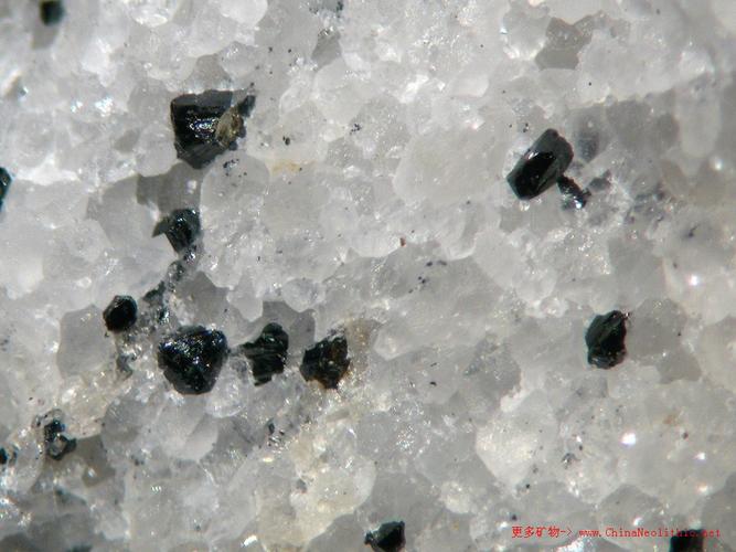 >> 矿物图片 >> 锰铁矿-jacobsite