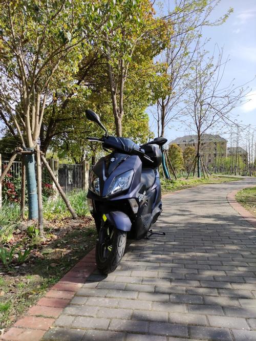 生活 日常 两轮载魂-铃木uy125摩托购买小记外观颜值在万元级踏板里面