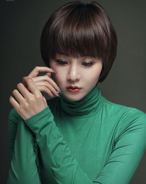 故事里面的小李总(周戈楠)最新美图