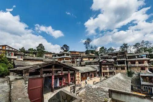 1994年,政府决定以镇山村为基础建立露天民俗博物馆,于是,镇山便被建