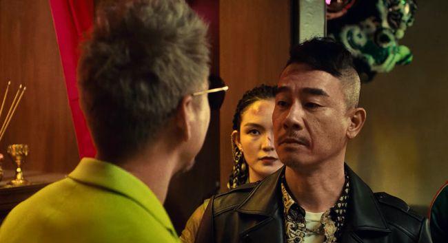 54岁陈小春新片又扑了,豆瓣掉到3.9分,卧底竟跑进试衣