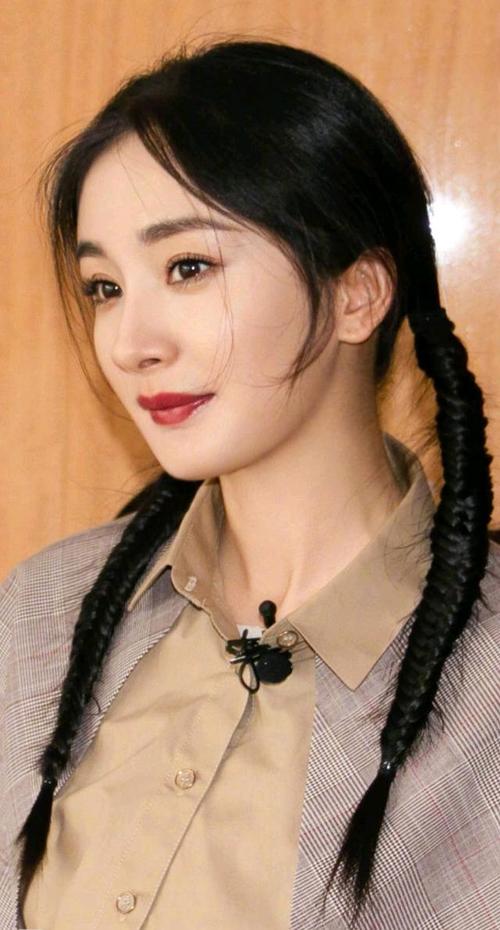 杨幂美图:温柔如水,甜蜜可人