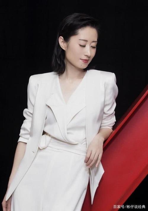 刘敏涛,中年女性的穿搭典范,大家不妨去学习一下!
