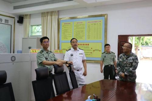 海南省军区副政委陈亚丁率工作组赴陵水检查调研