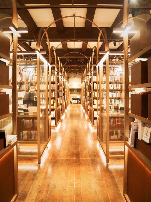 99上海·长宁区·茑屋书店_休闲玩乐_茑屋书店_建筑_历史_书店_日本