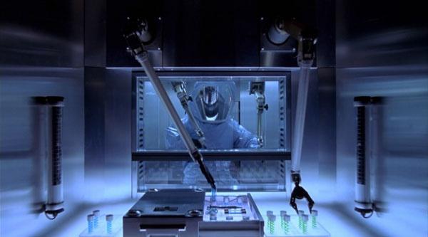 科幻电影《生化危机》中的t病毒(绿色试管中)及其疫苗(蓝色试管中)