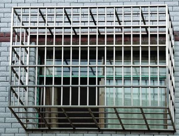 北京不锈钢防护栏防盗网,防护窗加厚料,专业安装免费测量安装