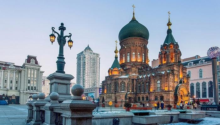 地方新闻精选哈尔滨市电影院等场所将恢复开放山西陵川森林火情明火已