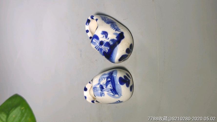 袖珍小瓷鞋,青花瓷,白地青花,年代不详,摆件/挂件,花卉,其他窑系